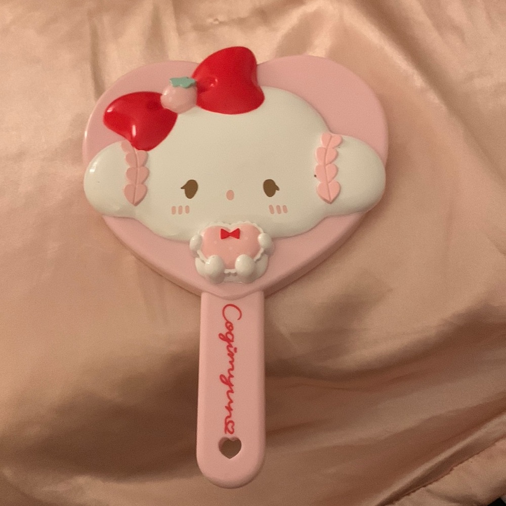 Sanrio plastic heart mirror